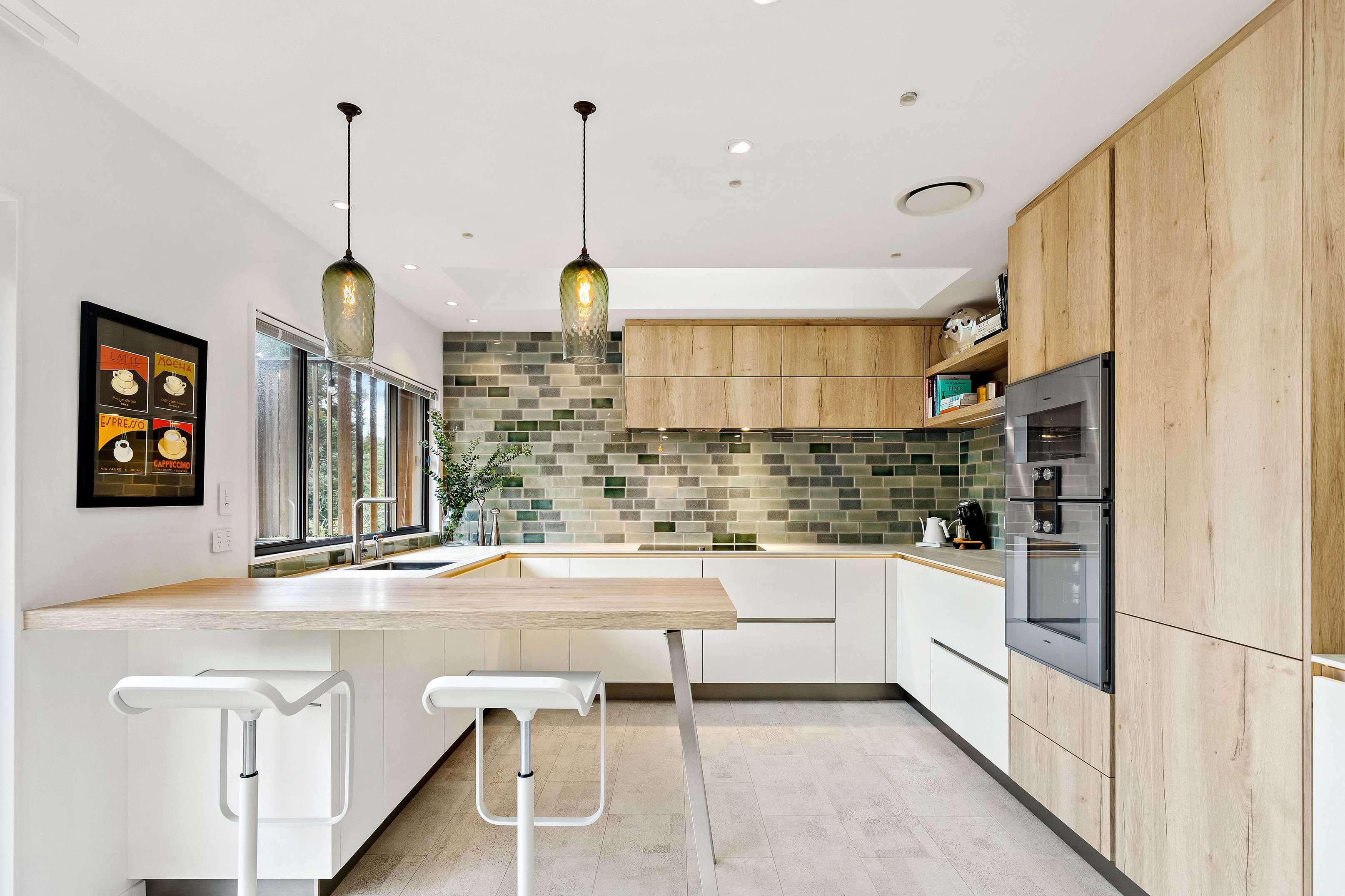 Braun kitchen detail