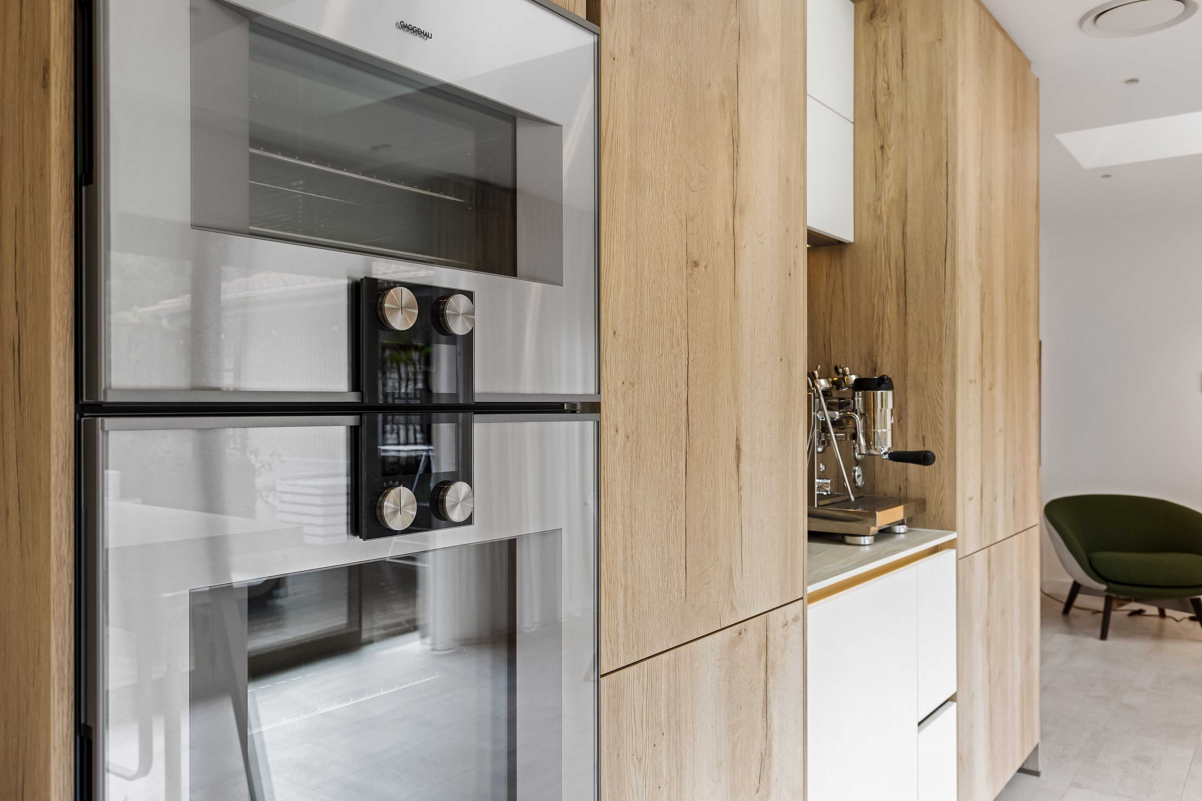 Braun kitchen detail