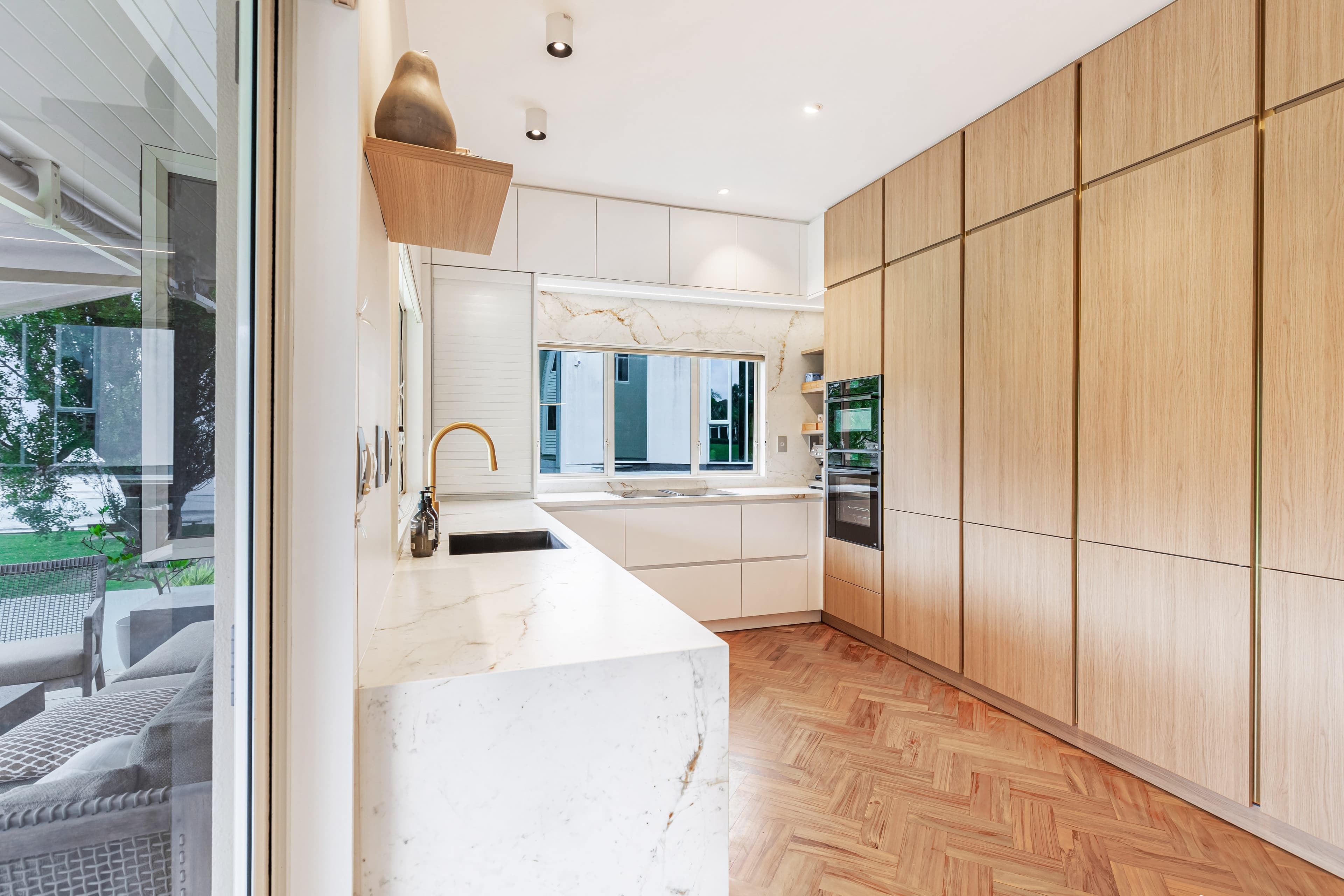 Bayan kitchen detail